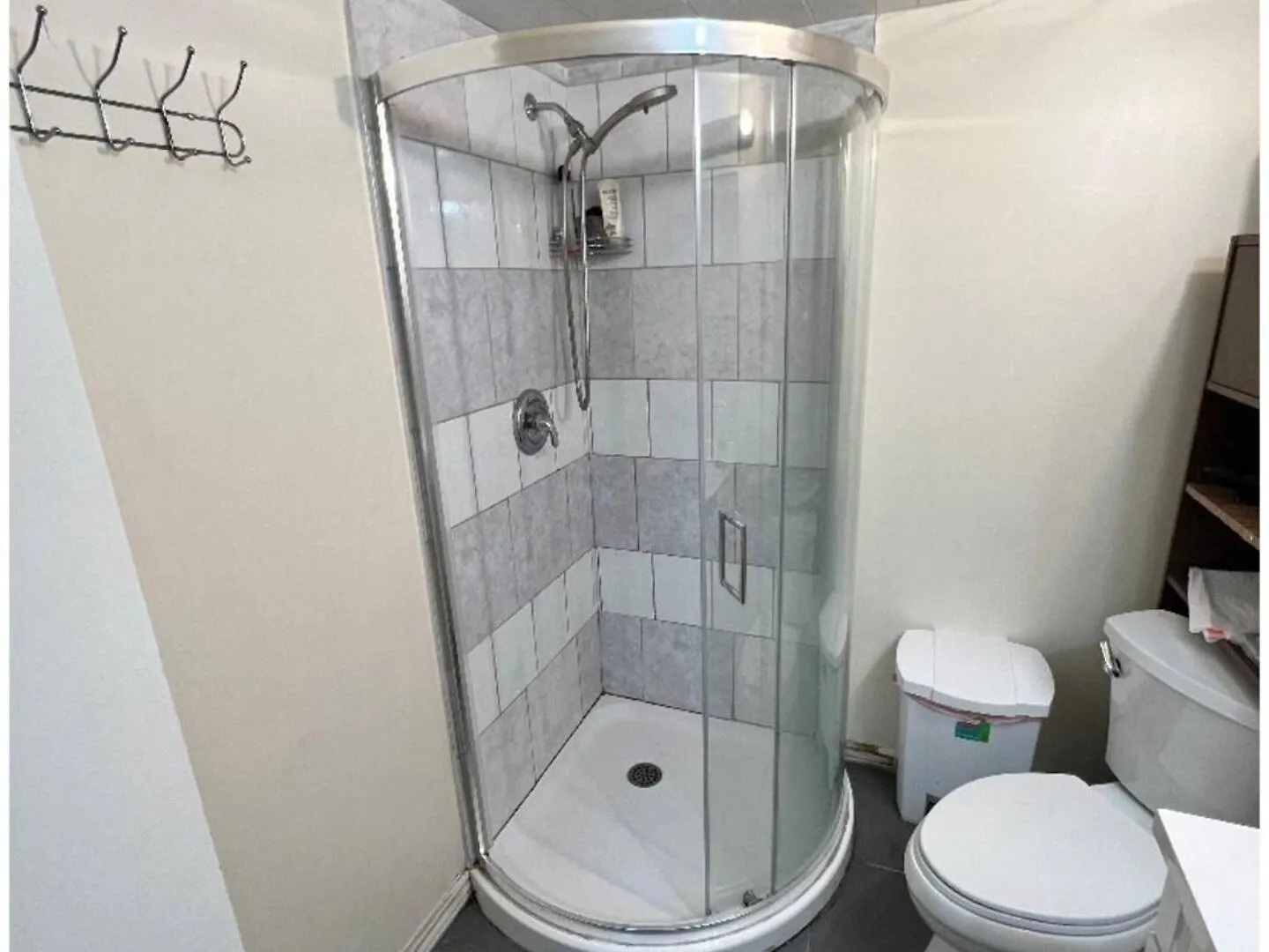 R5 Room Near Airport ミシサガ カナダ